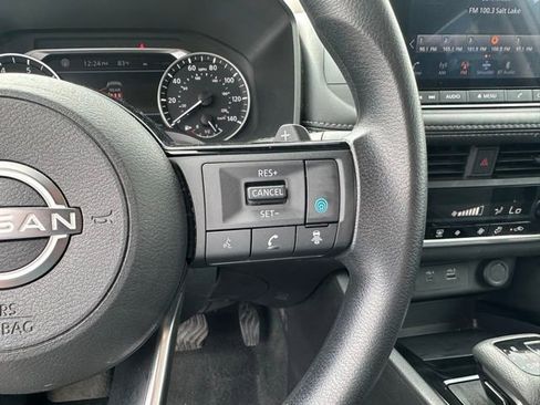 Used 2023 Nissan Rogue SV image 26