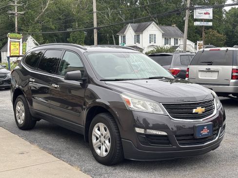 Used 2015 Chevrolet Traverse LS FWD image 3