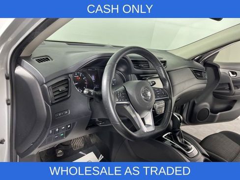 Used 2019 Nissan Rogue SV image 16
