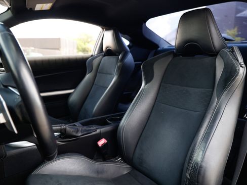 Used 2019 Toyota 86 RWD image 10