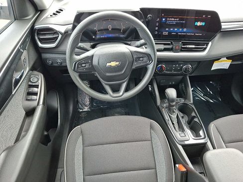 Used 2024 Chevrolet TrailBlazer LT w/ Driver Confidence Package AWD/4WD image 11