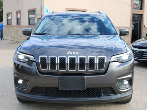 Used 2019 Jeep Cherokee Latitude Plus w/ Comfort/Convenience Group FWD image 8