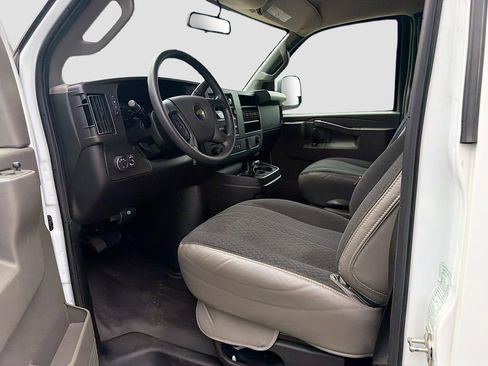 Used 2024 Chevrolet Express 2500 w/ Driver Convenience Package RWD image 21