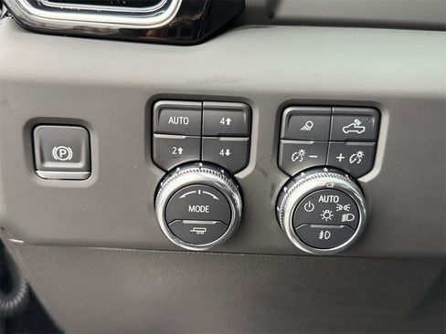 Used 2025 GMC Sierra 2500 Denali image 22