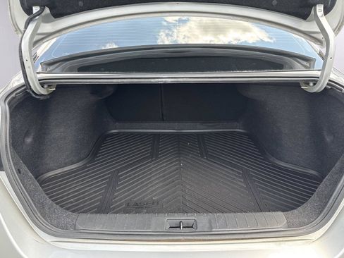 Used 2022 Nissan Sentra SV FWD image 24