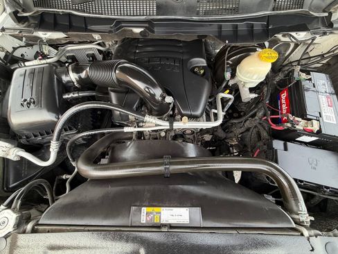 Used 2017 RAM 1500 Classic SLT AWD/4WD image 9