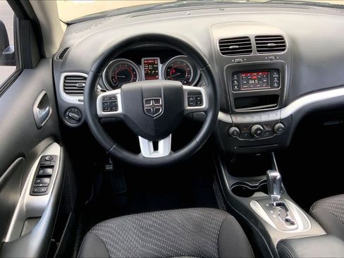 Used 2018 Dodge Journey SE w/ Popular Equipment Group image 5