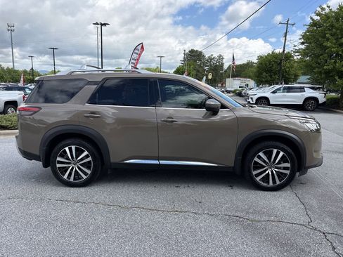 Used 2023 Nissan Pathfinder Platinum w/ Lighting Package (N92) AWD/4WD image 5