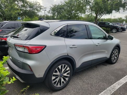 Used 2020 Ford Escape Titanium FWD image 3