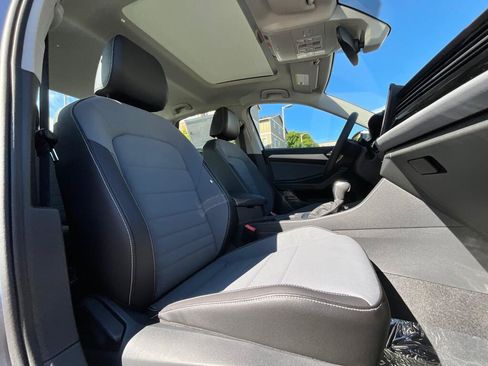New 2026 Volkswagen Jetta SE FWD image 11