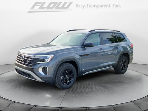 New 2026 Volkswagen Atlas Peak Edition image 3