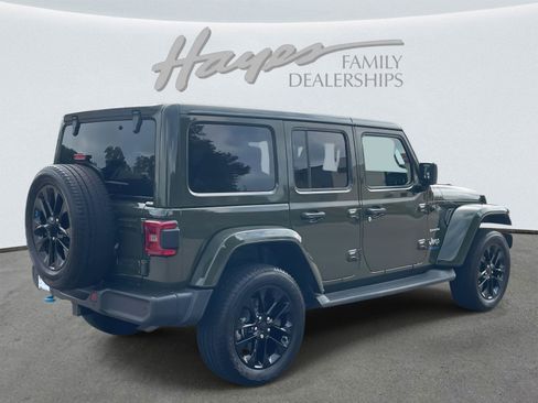 Used 2022 Jeep Wrangler Unlimited Sahara w/ Cold Weather Group image 33