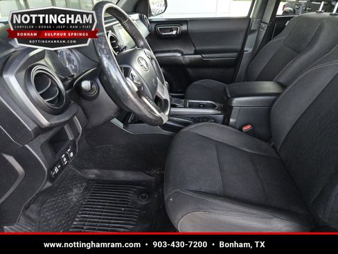 Used 2017 Toyota Tacoma TRD Off-Road w/ Tow Package AWD/4WD image 34