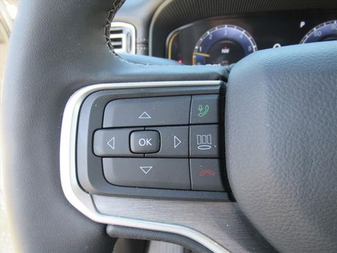 Used 2025 Jeep Wagoneer 4WD image 22