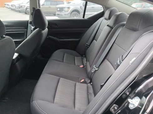 Used 2024 Nissan Altima 2.5 SV FWD image 26