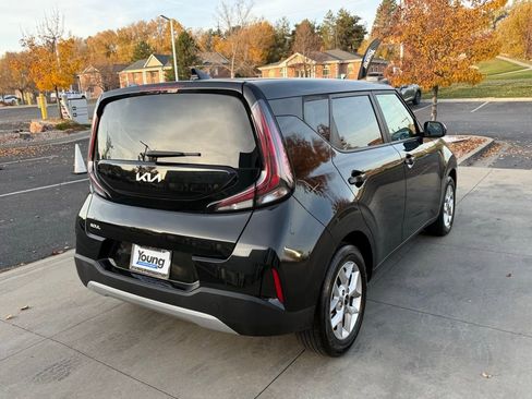 Used 2024 Kia Soul LX w/ LX Technology Package image 8