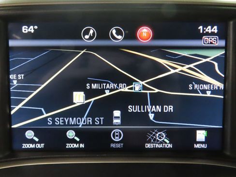 Used 2015 GMC Sierra 2500 Denali w/ Duramax Plus Package AWD/4WD image 18