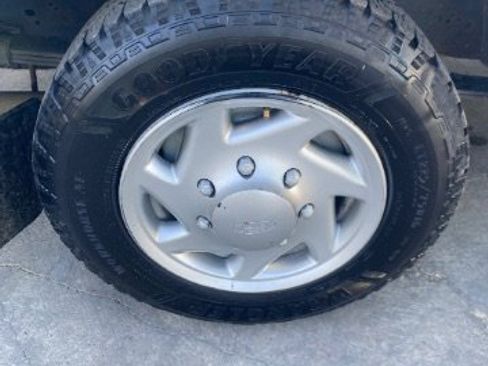 Used 2014 Ford E-150 and Econoline 150 RWD image 18
