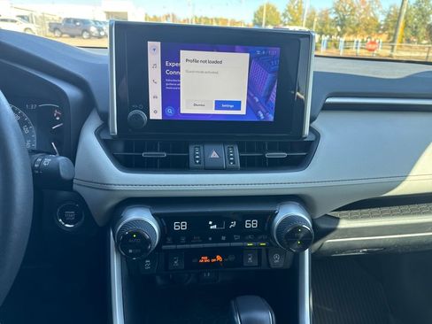 Used 2023 Toyota RAV4 XLE Premium image 19