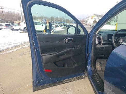 Used 2024 Kia Sorento S w/ Panoramic Sunroof Package image 17