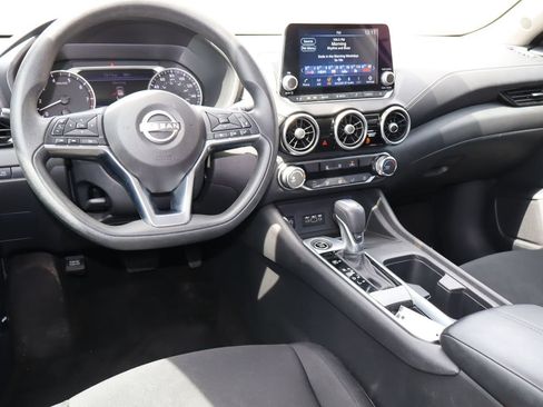 Used 2024 Nissan Sentra SV FWD image 4