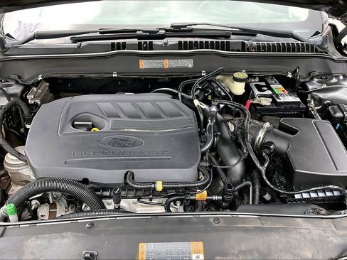 Used 2017 Ford Fusion SE w/ Fusion SE Technology Package image 30