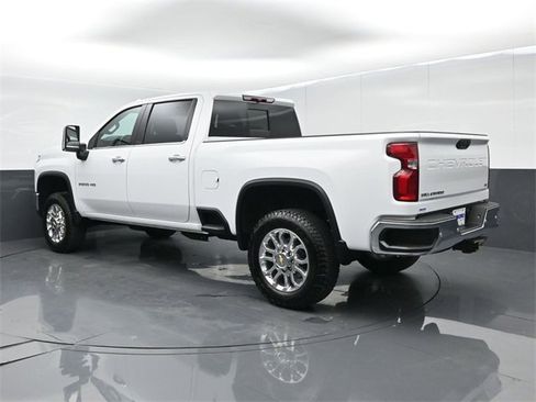 Used 2024 Chevrolet Silverado 2500 LTZ w/ LTZ Plus Package image 6