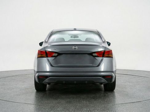 Used 2025 Nissan Altima 2.5 SV image 7