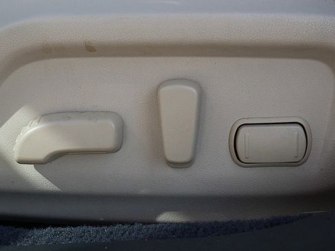 Used 2017 Subaru Outback 2.5i Limited image 13