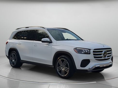 Used 2026 Mercedes-Benz GLS 450 4MATIC image 38