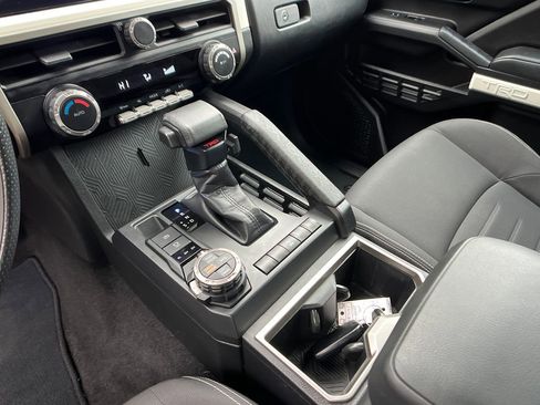 Used 2024 Toyota Tacoma TRD Off-Road image 20