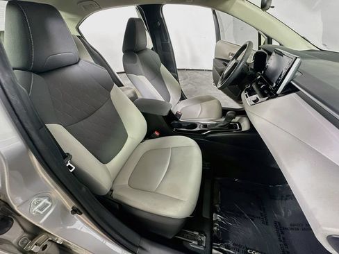 Used 2020 Toyota Corolla LE FWD image 12