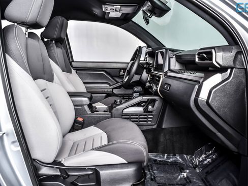 Used 2025 Toyota Tacoma TRD Off-Road image 22