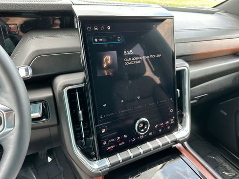 Certified 2025 GMC Yukon XL Denali image 16