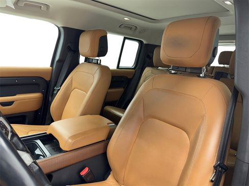 Used 2023 Land Rover Defender 130 First Edition image 33