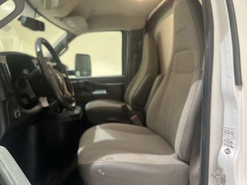 Used 2019 Chevrolet Express 3500 w/ Power Convenience Package RWD image 15