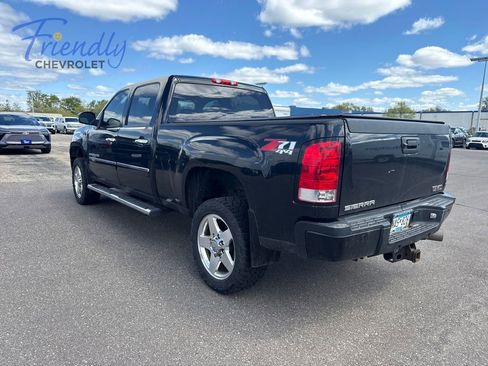 Used 2013 GMC Sierra 2500 Denali w/ Suspension Package, Off-Road AWD/4WD image 2