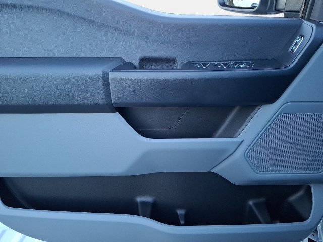 New 2026 Ford F550 4x4 Crew Cab image 8