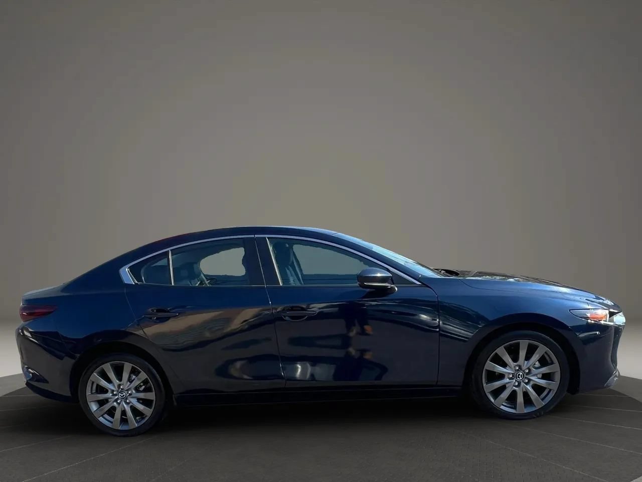 Used 2024 MAZDA MAZDA3 s FWD image 6