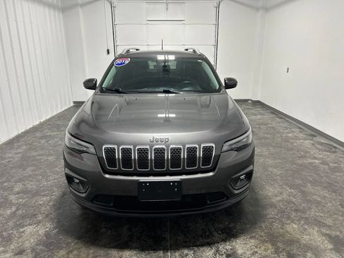 Used 2019 Jeep Cherokee Latitude Plus w/ Comfort/Convenience Group AWD/4WD image 6