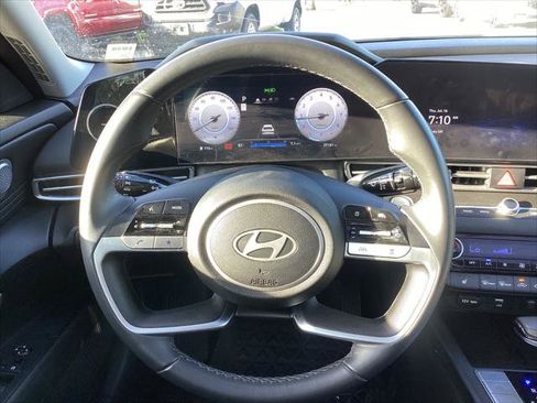 Used 2025 Hyundai Elantra SEL FWD image 27