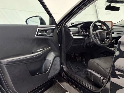 Used 2022 Mitsubishi Outlander ES AWD/4WD image 32