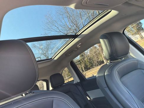 Used 2025 Lincoln Nautilus Reserve image 29