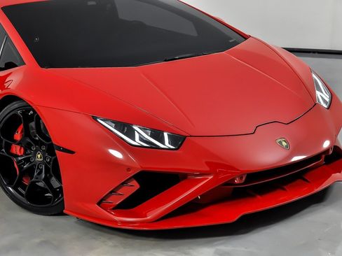 Used 2021 Lamborghini Huracan EVO RWD image 3