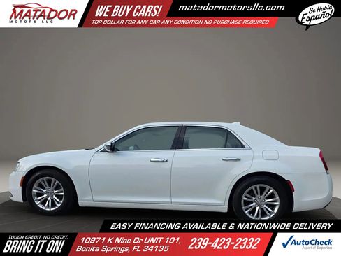 Used 2017 Chrysler 300 C RWD image 8