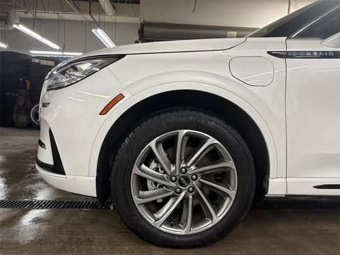 Used 2025 Lincoln Corsair Grand Touring w/ Equipment Group 301A image 19