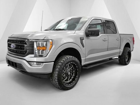 Used 2022 Ford F150 XLT w/ Equipment Group 302A High AWD/4WD image 3