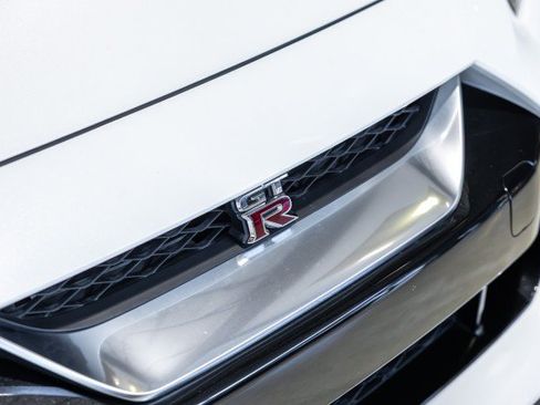 Used 2023 Nissan GT-R Premium w/ Premium Interior Package AWD/4WD image 11