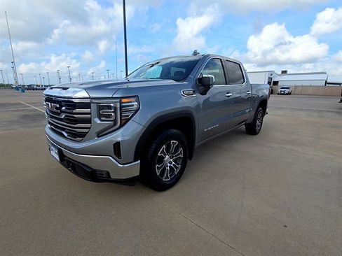 Used 2026 GMC Sierra 1500 SLT RWD image 1