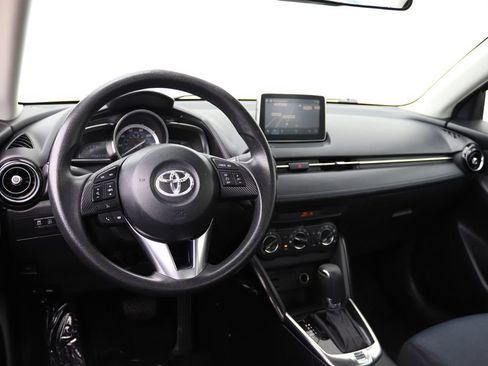 Used 2017 Toyota Yaris iA FWD image 3